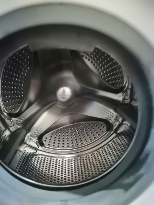 Стиральная машинка SAMSUNG в хорошем состоянии!