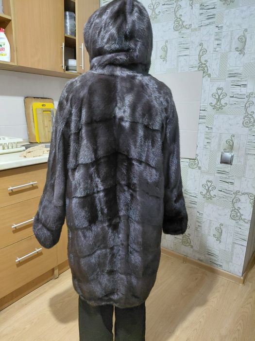 Продам норковую шубу