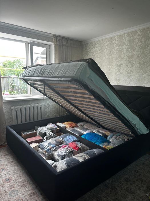 Продам кровать двухспальная 200*220