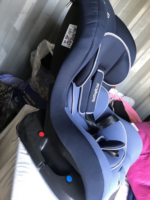 Детское кресло на машину