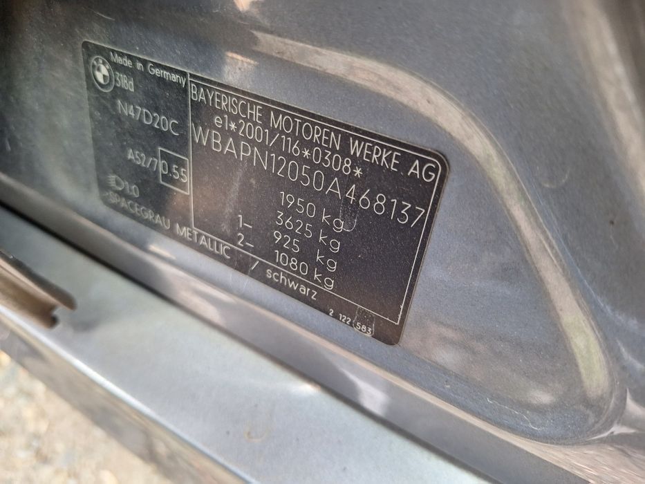 Bata  spate  portbagaj triple ușa geam  bmw e90 facelift 318d