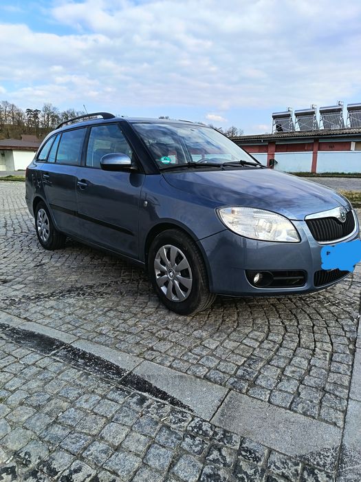 Vând Skoda fabia 2010