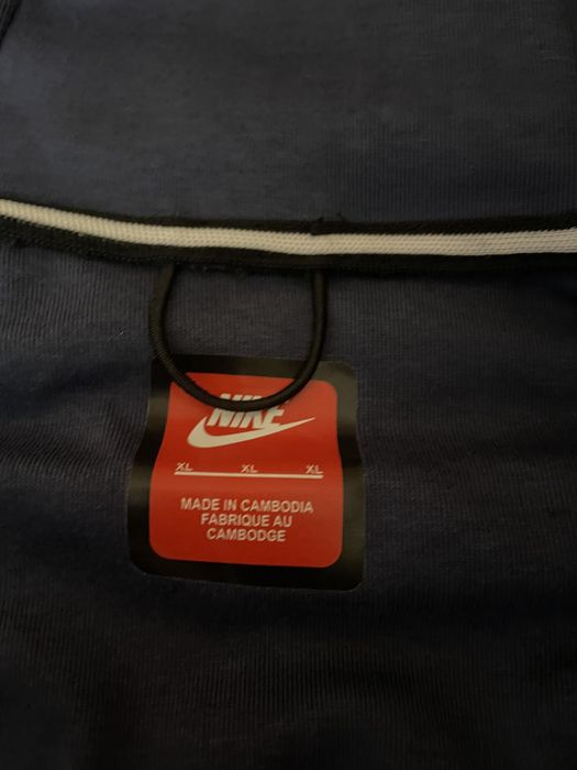 NIKE Tech Fleece