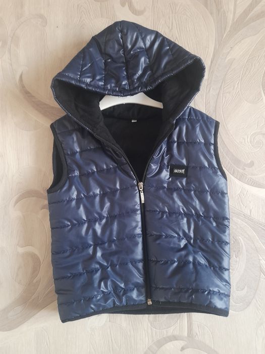 Продам жилетку на мальчика