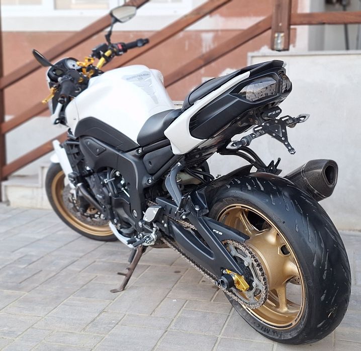 Yamaha FZ8 N Akrapovic