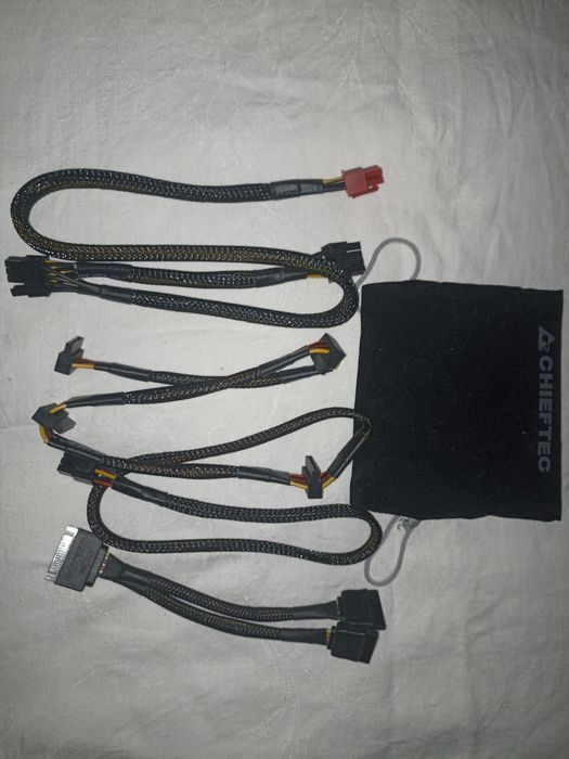 Видеокарты и комплект модульных кабелей Chieftec + мешочек