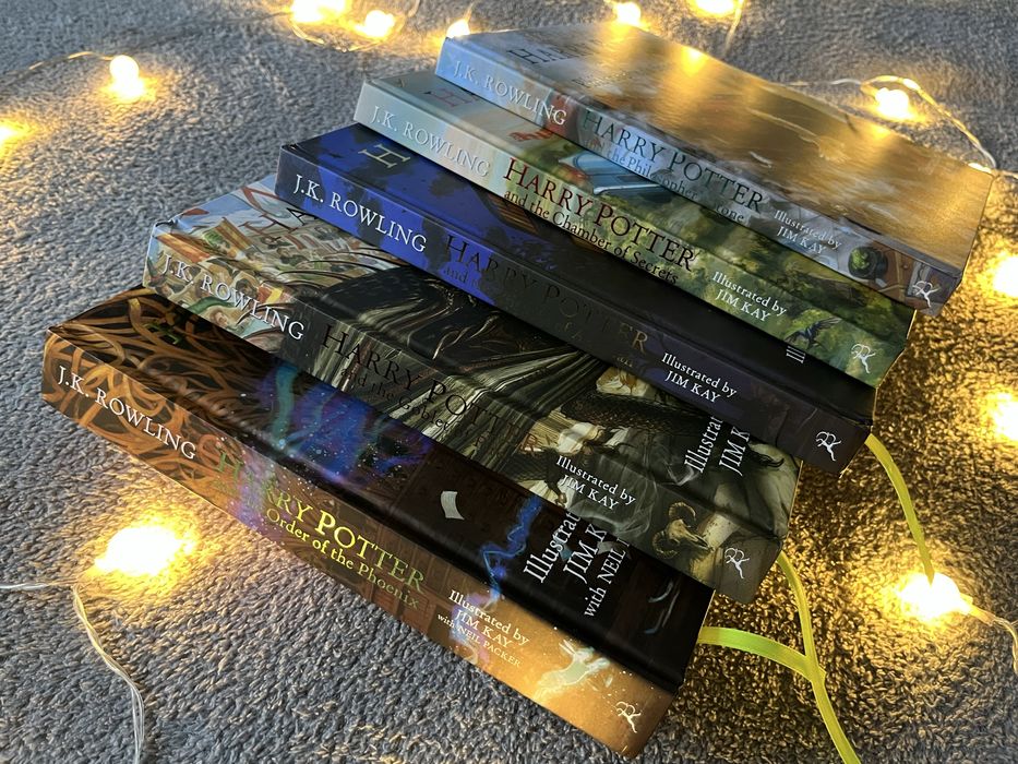 Книги Гарри Поттер с иллюстрациями