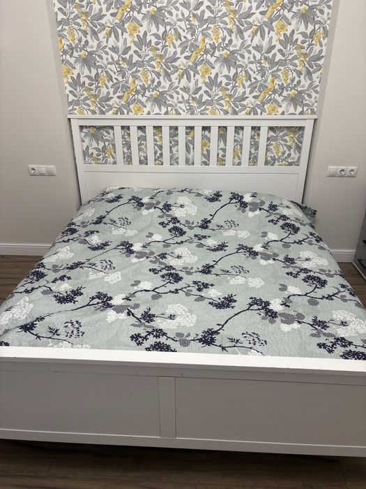 Продам двуспальную кровать