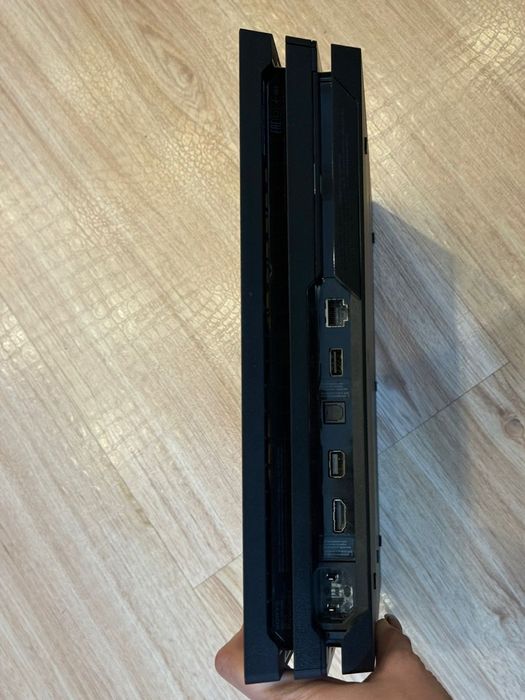 Продаётся ps4 pro, 900 гб