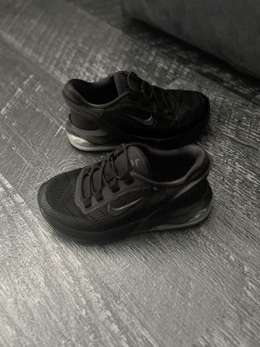 Nike AIR MAX 270