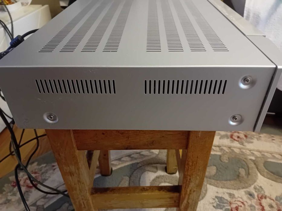 REZERVAT:  Receiver AV Marantz NR1711, 8K HDMI, 7.2 canale, sunet 3D, 90W pe canal, Telecomanda, Bluetooth, Wi-Fi, Dolby Atmos, DTS:X HEOS