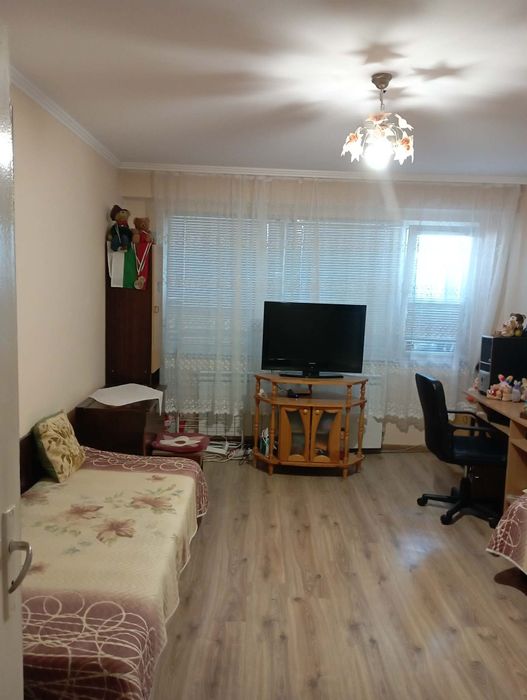 Тристаен апартамент+кухня