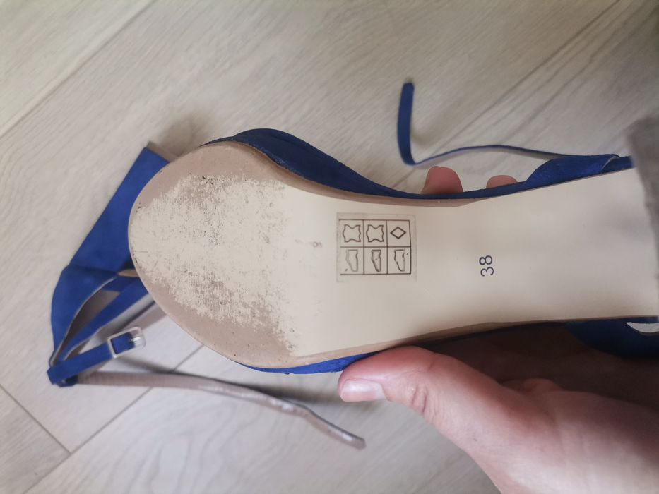 Sandale din piele întoarsă