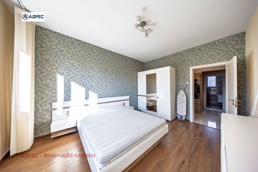 Продава се Тристаен апартамент в Плевен, Идеален център - 75 кв.м за 1224 €/кв.м - Снимка #5