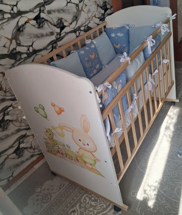 Детская кровать,есть матрас,бортики