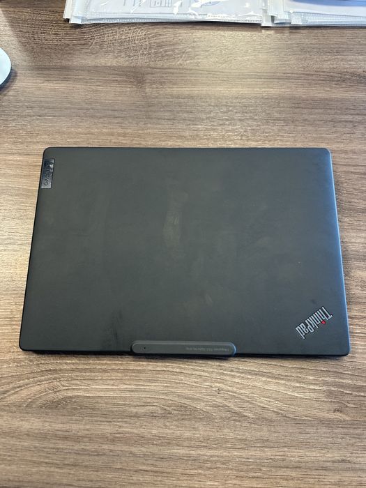 Lenovo Thinkpad x13s