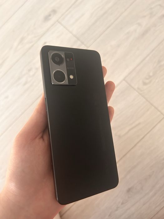 Oppo Reno7. Android.
