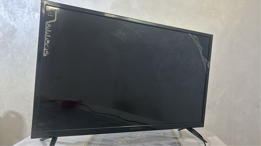 Телевизор LG в хорошем состояние