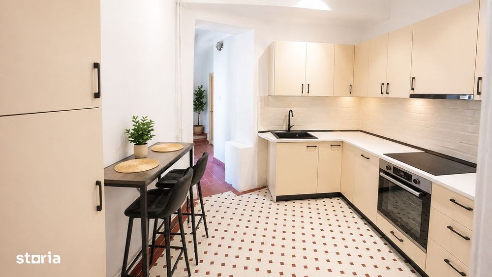 Apartament 4 camere | Universitate Armeneasca | Centrala Proprie