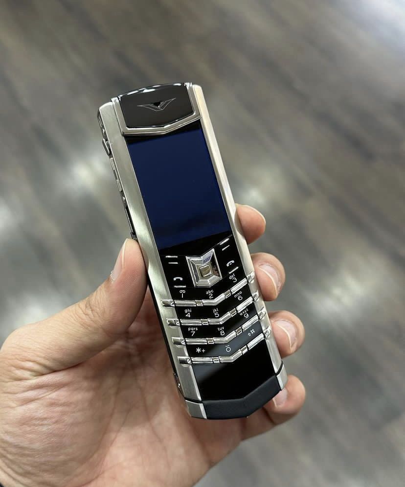 Vertu Premium / Телефон Vertu новые: 110 000 тг. - Мобильные телефоны /  смартфоны Алматы на Olx