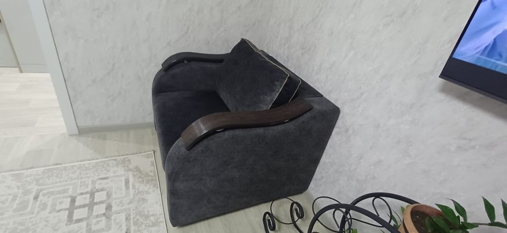 Продам диван тройку