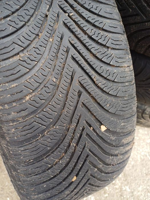 Vând set anvelope  michelin alpin 5 m+s 225/ 55/R17 dot2814