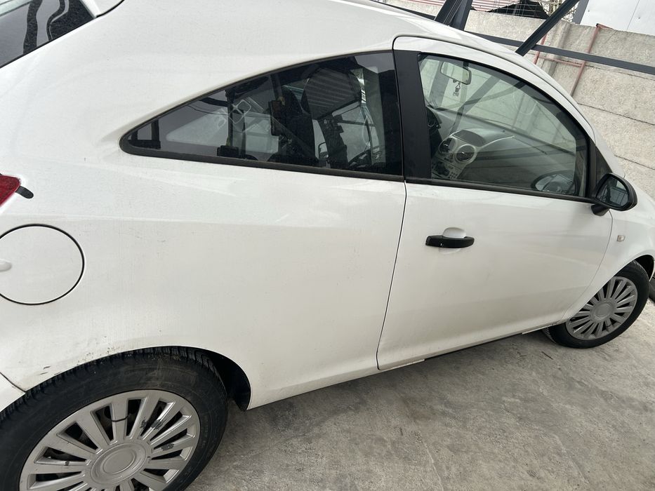 Dezmembrez Opel Corsa D 1.3 diesel 55kw 2005-2010