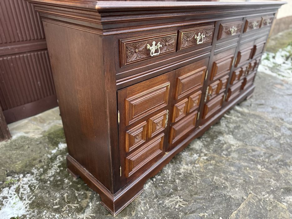 Голям дървен бюфет / шкаф – класически стил