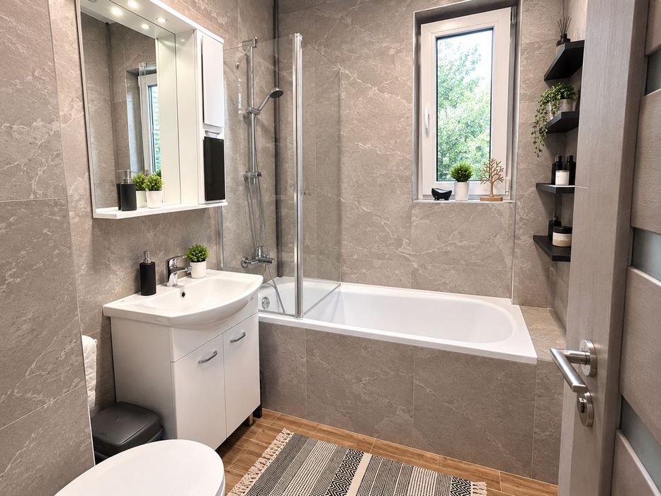 Cameră in apartament pentru stundenta/doamna-coabitare – Dealul Cetății | apartament renovat | grădină + parcare