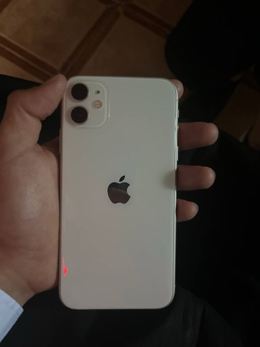 Продам iPhone 11