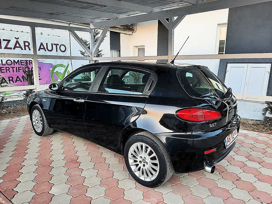 Alfa Romeo ECO DISTINCTIVE /Piele neagra/ Predare imediata din parc