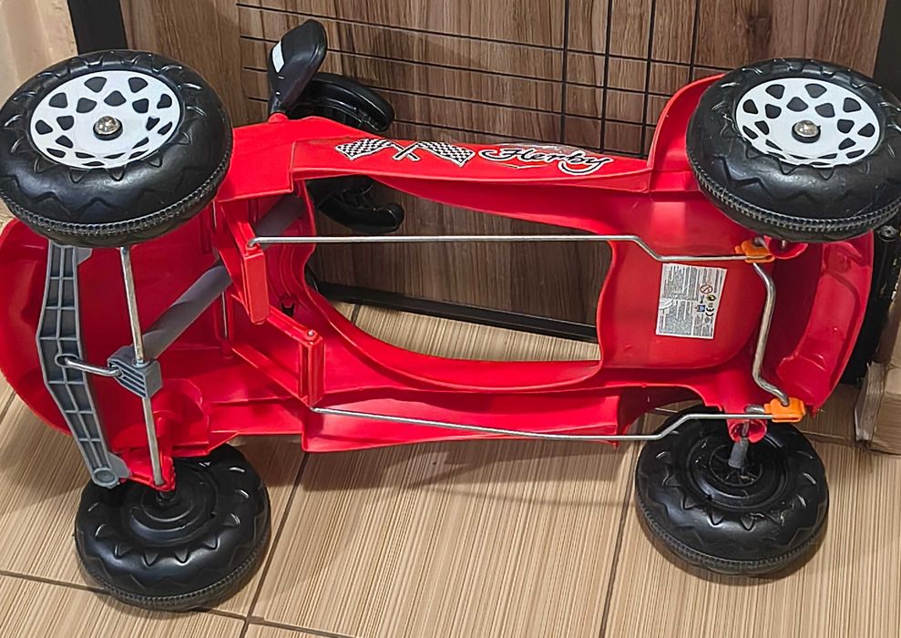 Masinuta copii mici NOUA rosie cu pedale si volan claxon masina baieti