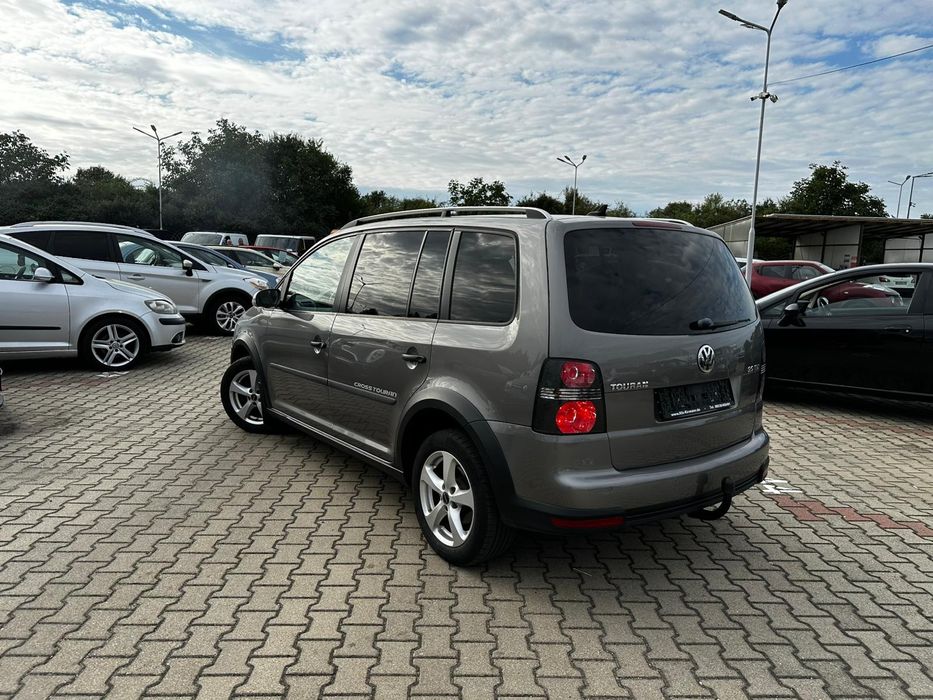 2010 Vw Touran Cross 7 Locuri - 2.0 TDI 140CP - Pilot / Senzori / Navi