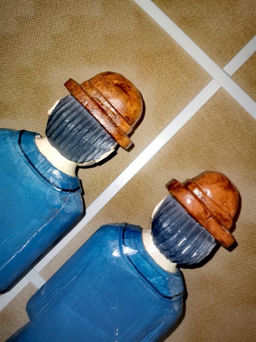 Антикварна дървена фигура на клуон държащ слънчоглед 2бр. размер h95см