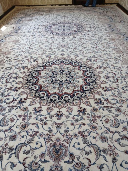 Продается абсолютно новый и современный ковер