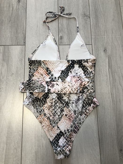 Купальник слитный (новый)