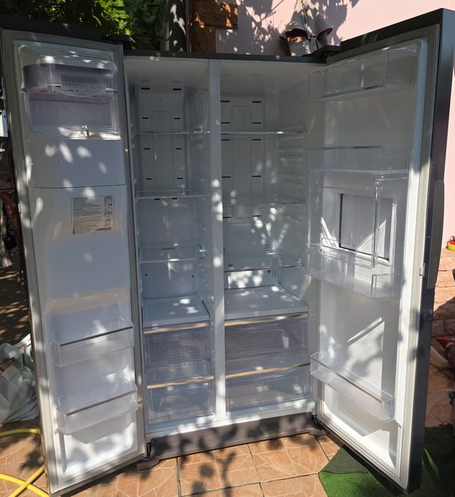 Frigider Samsung side by side