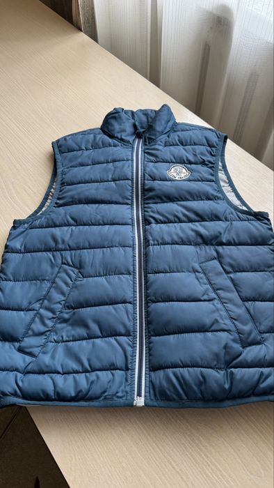 Жилет Том Тэйлор, Германия