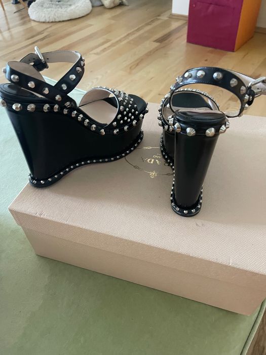 Оригинални обувки Prada и Dsquared