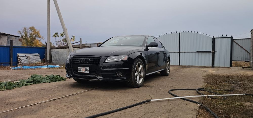 Автомобиль Ауди А4 В8