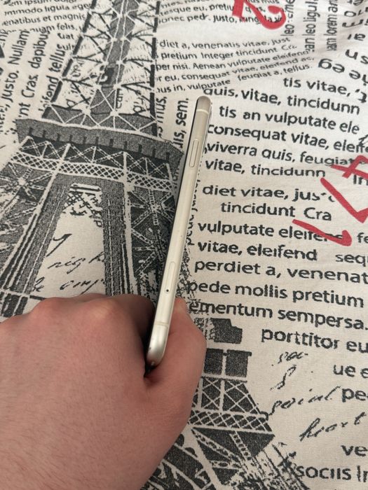 Продам IPHONE / Айфон 11  64 гб