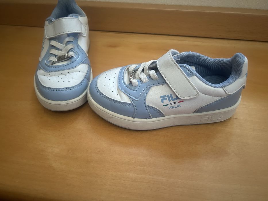 Adidasi Fila marimea 26