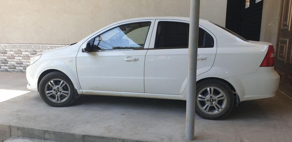 Nexia 3 holati ideal, rangi oq