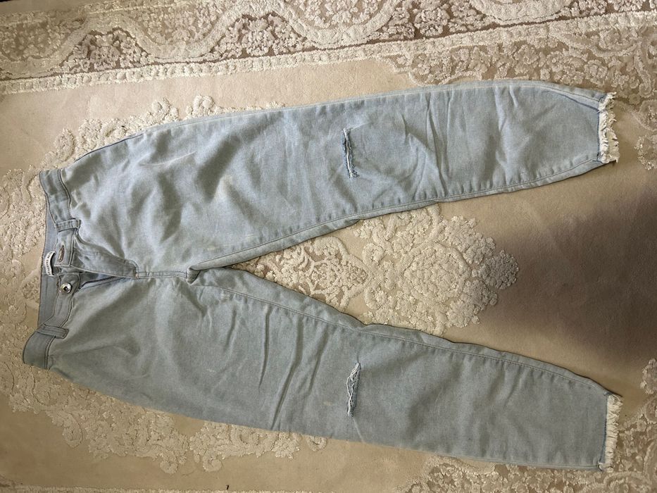 Blugi , blănițe nepurtate