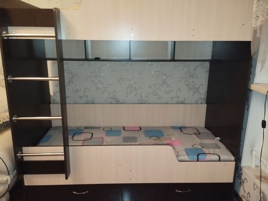 Продам двухъярусную кровать