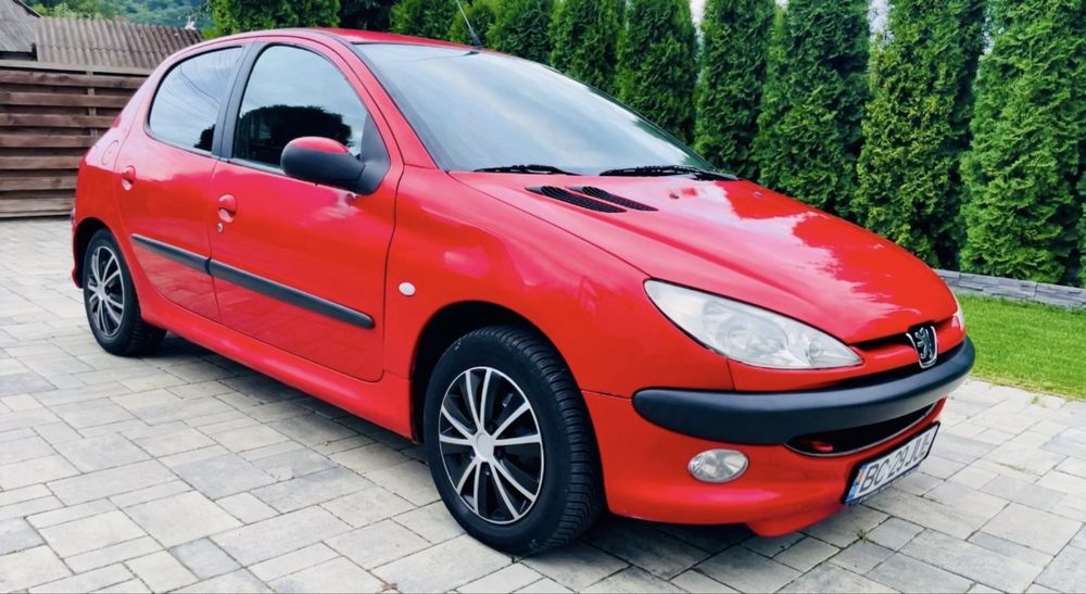Vând Peugeot 206, an fabricație 2004, motor 1.4 HDi Diesel , clima , geamuri electrice