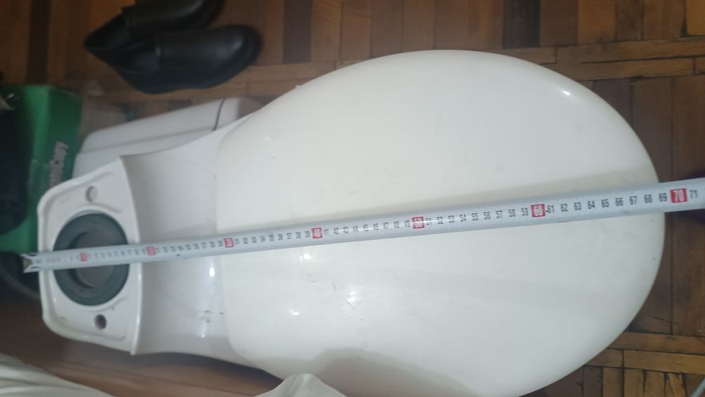 Продам унитаз с бачком  новый