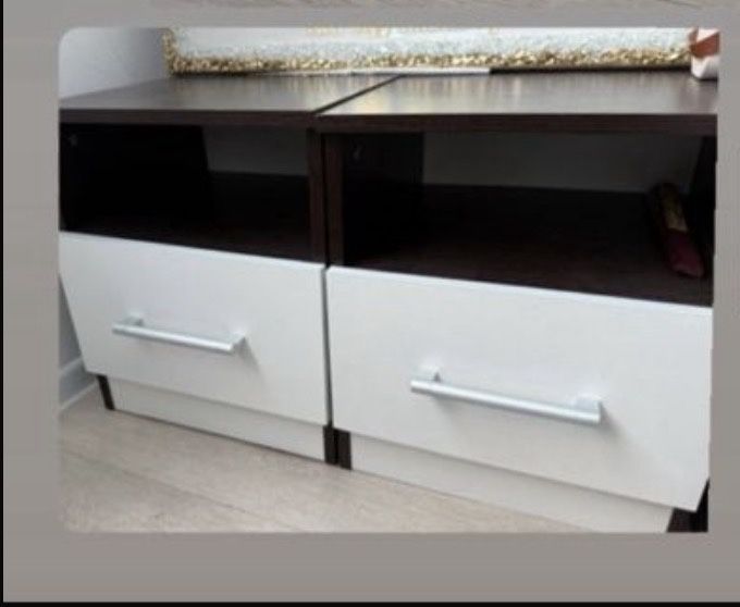 Прикроватные тумбочки