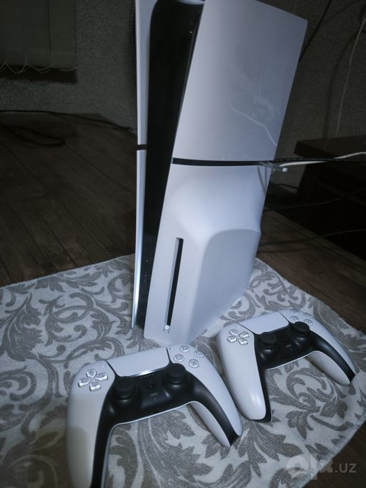 PS5 SLIM 1TB дискаводли прошивкали ичида уйинлари бор 2 та пулти билан