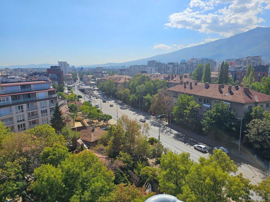 Тристаен апартамент, 134 м2 в Софя , Лагера , огромен хол и панорама